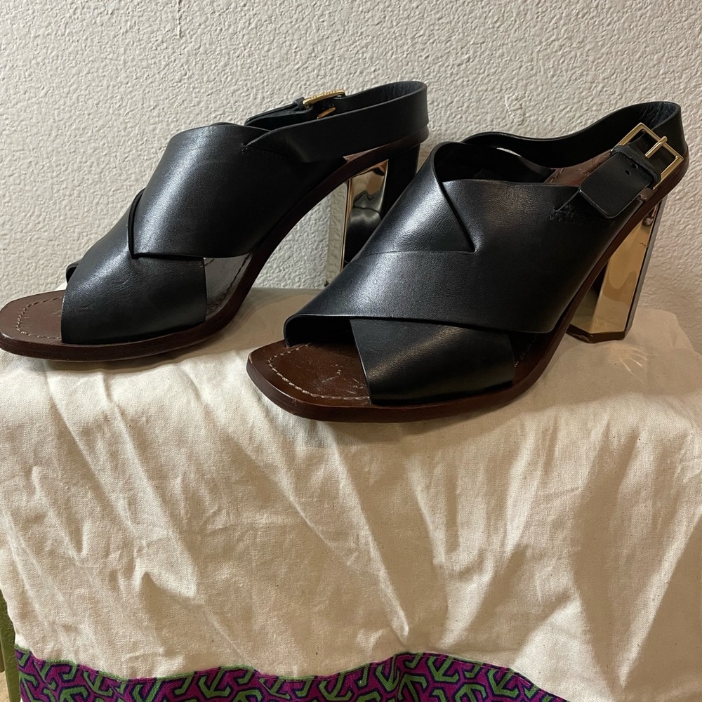 Women’s Tory Burch Sandals - Black w Gold size 38.5